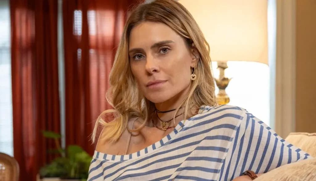 Carolina Dieckmann cobra checagem de informações em debate entre Lula e Flávio Bolsonaro na Globo