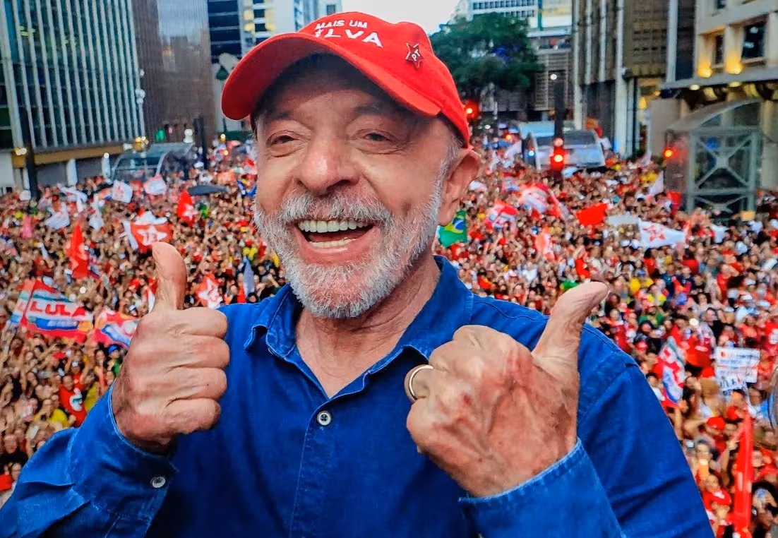 Eleições 2026: Lula vence na capital paulista, mas Flávio Bolsonaro conquista maioria dos municípios de São Paulo