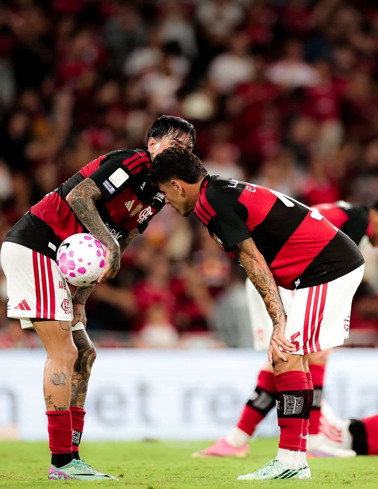 Recusa de Bruno Henrique e conversa com Pulgar: como foi a decisão de Carrascal bater o pênalti no Flamengo