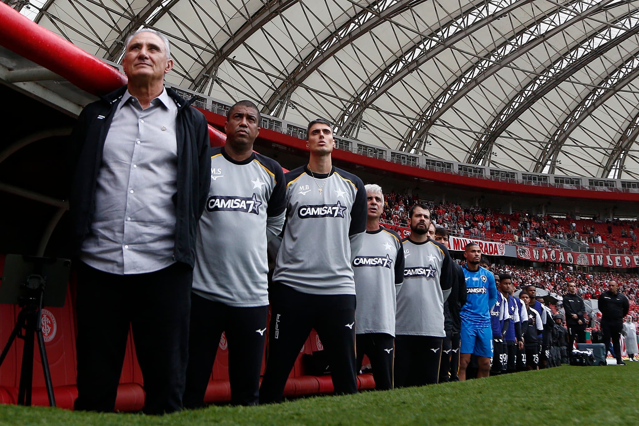 Tite se iguala a Tiago Nunes e tem pior aproveitamento no início de trabalho no Botafogo; veja números da SAF